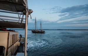 JULI - Das deutsche Segelschiff Landrath Küster gerät auf dem Weg zur Hansesail in Rostock in Dänemark auf eine Sandbank und muss frei gezogen werden